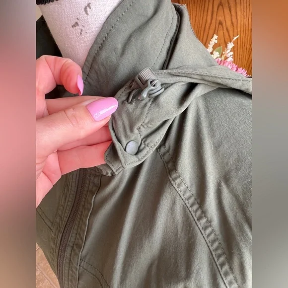 Eddie Bauer Travex Green Hooded Hiking Rain Travel Lightweight Jacket - Small - Picture 6 of 12